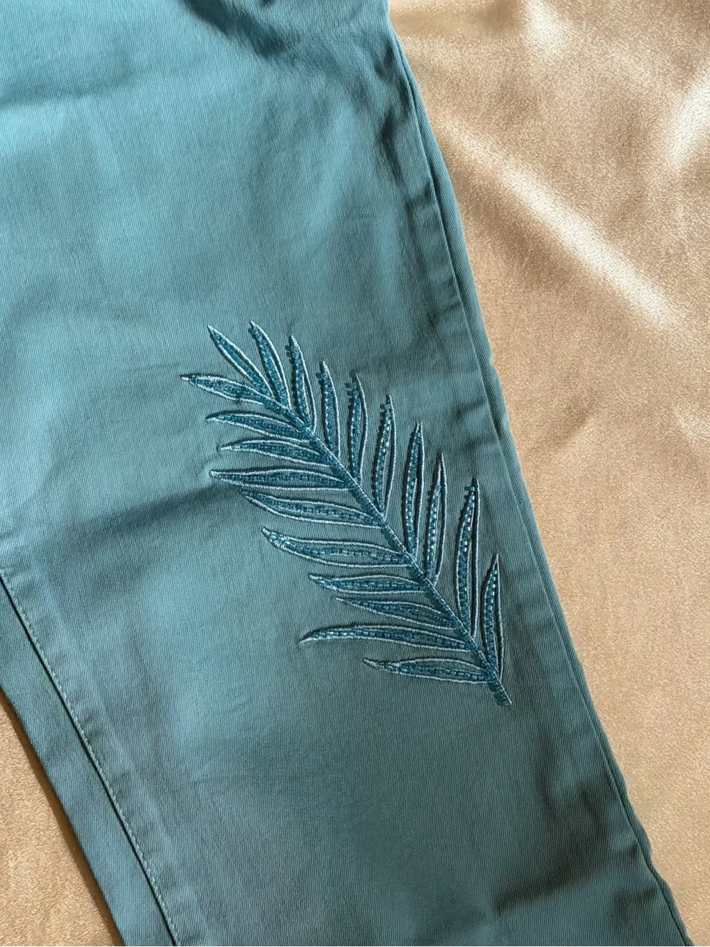 Susan Graver Regular Cropped Straight Leg Embellished Jean Stillwater Sz.6 NWOT